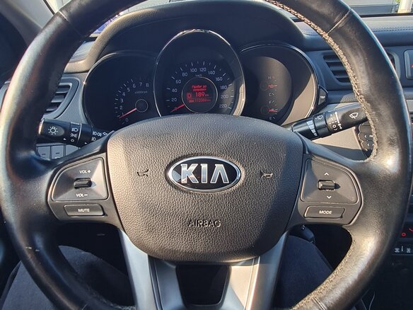2013 Kia Rio 4-speed III, чёрный, 960000 рублей - вид 18