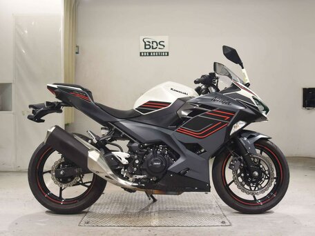 2024 Kawasaki Ninja 400, белый, 707000 рублей, вид 2