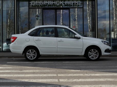 2021 Lada (ВАЗ) Granta I Рестайлинг, белый, 620000 рублей, вид 3
