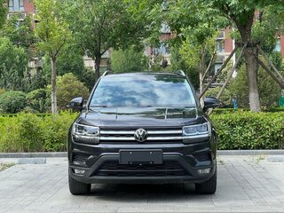 2023 Volkswagen Tharu I, чёрный, 1735100 рублей, вид 2
