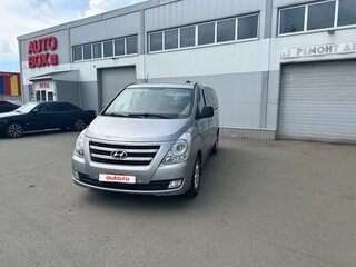 2012 Hyundai H-1 6-speed II, серебристый, 1700000 рублей, вид 2