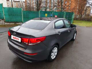 2017 Kia Rio III Рестайлинг, серый, 850000 рублей, вид 5