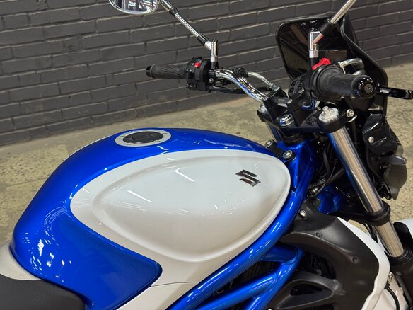 2010 Suzuki SFV 650 Gladius, синий, 515000 рублей - вид 12