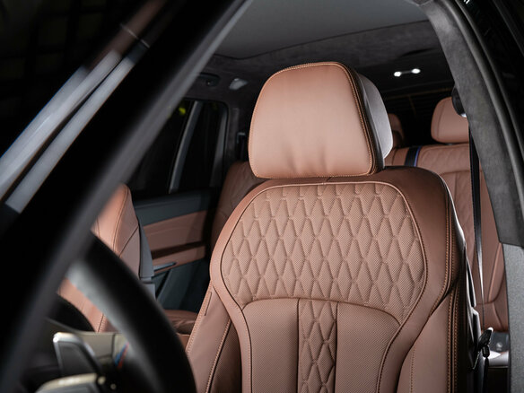 2026 BMW X7 M60i I (G07) Рестайлинг, чёрный, 22290000 рублей - вид 13