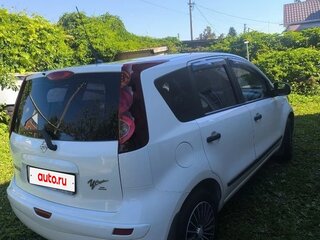2011 Nissan Note I Рестайлинг, белый, 700000 рублей, вид 4