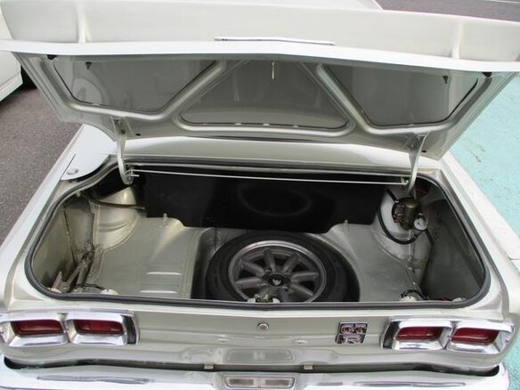 1972 Nissan Skyline GT-R III (C10), серебристый, 8200000 рублей - вид 17