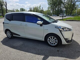 2018 Toyota Sienta II, белый, 1350000 рублей, вид 4