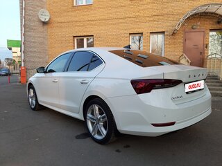 2021 Skoda Octavia IV (A8), белый, 2300000 рублей, вид 4