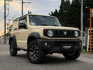 2021 Suzuki Jimny Sierra IV, бежевый, 1675005 рублей, вид 1