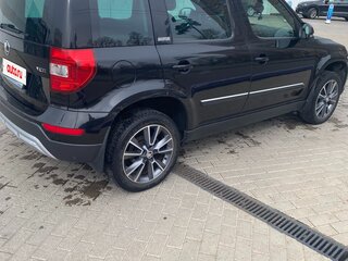 2018 Skoda Yeti I Рестайлинг, чёрный, 1700000 рублей, вид 2