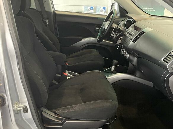 2008 Mitsubishi Outlander II, серебристый - вид 10