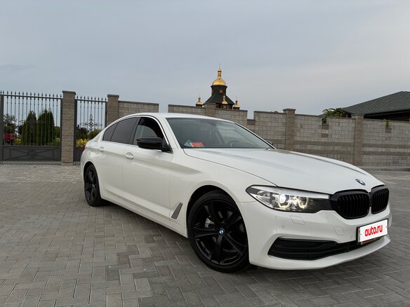 2018 BMW 5 серии 520d VII (G30/G31/G38), белый, 1800000 рублей - вид 2