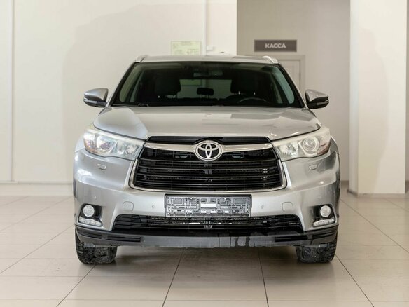 2015 Toyota Highlander III (XU50), серебристый, 2300000 рублей - вид 1