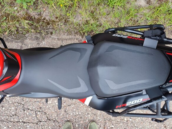 2021 Bajaj Pulsar NS 200, красный, 170000 рублей - вид 16