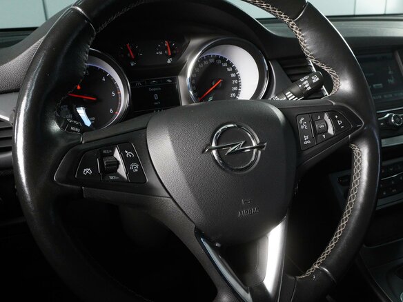 2020 Opel Astra K Рестайлинг, чёрный, 1639000 рублей - вид 15