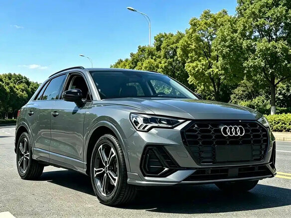 2022 Audi Q3 35 TFSI II (F3), серый, 1860000 рублей - вид 2