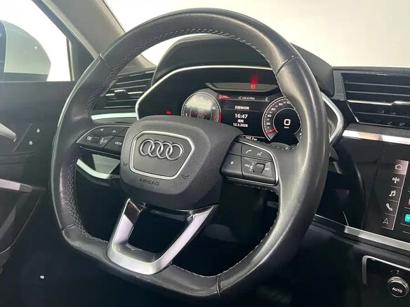 2021 Audi Q3 35 TFSI II (F3), белый, 2650000 рублей - вид 11