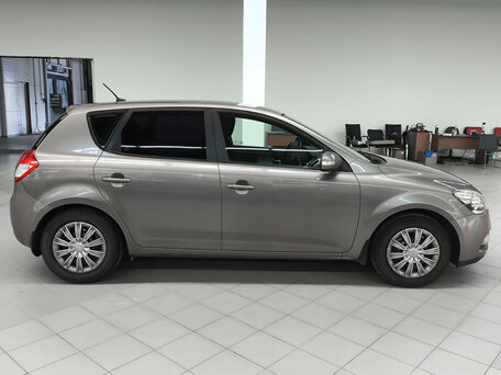 2010 Kia Ceed I Рестайлинг, бежевый, 587000 рублей, вид 4