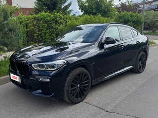2021 BMW X6 40i III (G06), чёрный, 7300000 рублей, вид 2