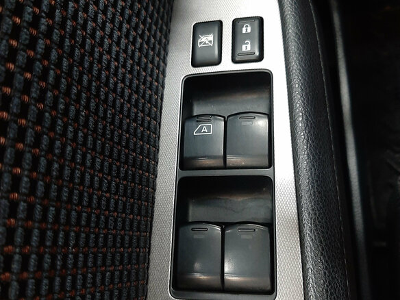 2010 Nissan Tiida I Рестайлинг, чёрный - вид 18