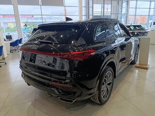 2026 Audi Q5 L III (GU), белый, 6150000 рублей, вид 4
