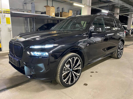2025 BMW X7 40i I (G07) Рестайлинг, чёрный, 14470000 рублей, вид 3