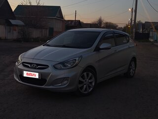 2012 Hyundai Solaris I, серебристый, 720000 рублей, вид 1
