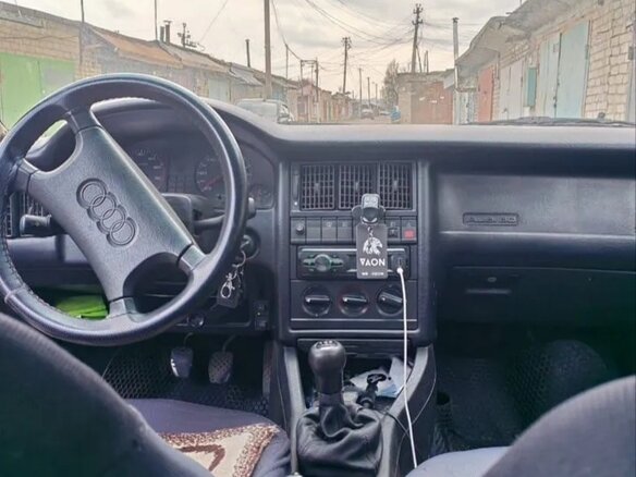 1989 Audi 80 IV (B3), пурпурный, 220000 рублей - вид 4