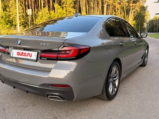 2021 BMW 5 серии 530i xDrive VII (G30/G31/G38) Рестайлинг, серый, 4350000 рублей, вид 3