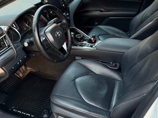 2021 Toyota Camry VIII (XV70) Рестайлинг, белый, 2150000 рублей, вид 4