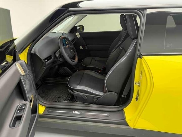 2024 Mini Hatch E IV (F65/F66/J01), жёлтый, 3580000 рублей - вид 4