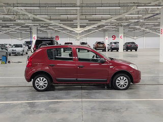 2011 Renault Sandero I, красный, 410000 рублей, вид 4