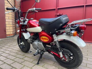 2000 Honda Z50, красный, 390000 рублей, вид 4
