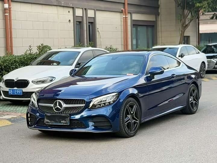 Открыть фотографии: Mercedes-Benz C-Класс IV (W205) Рестайлинг