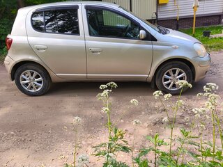 2002 Toyota Vitz I (P10), серый, 370000 рублей, вид 3