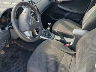 2012 Toyota Corolla X (E140, E150) Рестайлинг, серебристый, 900000 рублей, вид 5