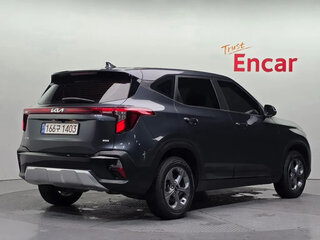 2023 Kia Seltos I Рестайлинг, серый, 2076000 рублей, вид 4