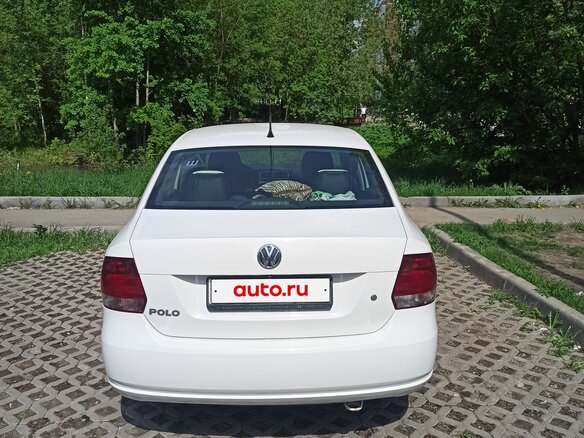 2011 Volkswagen Polo V, белый, 550000 рублей - вид 2
