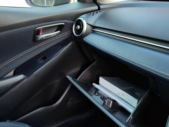 2020 Mazda 2 III (DJ) Рестайлинг, красный, 1400000 рублей - вид 18