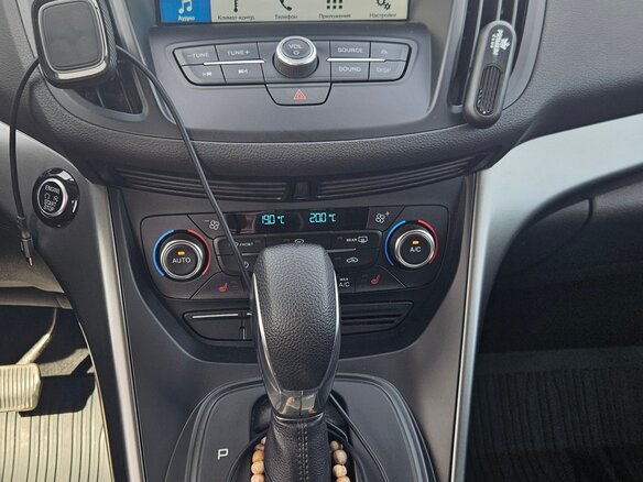 2018 Ford Kuga II Рестайлинг, белый, 1495000 рублей - вид 6