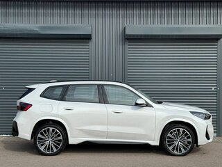 2026 BMW X1 Long 25Li xDrive III (U11/U12), белый, 5850000 рублей, вид 3