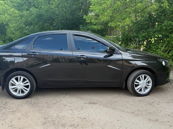 2017 Lada (ВАЗ) Vesta I, чёрный, 830000 рублей - вид 2