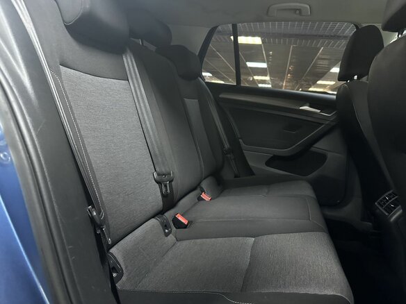 2013 Volkswagen Golf VII, голубой, 880000 рублей - вид 11