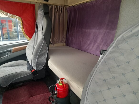 2023 Shacman (Shaanxi) SX4258, красный, 4235000 рублей - вид 8