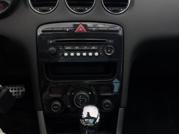 2012 Peugeot 308 I Рестайлинг, пурпурный, 690000 рублей - вид 13