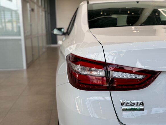 2026 Lada (ВАЗ) Vesta CNG I Рестайлинг (NG), белый, 2105000 рублей - вид 18