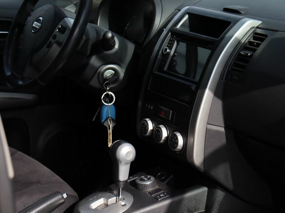 2011 Nissan X-Trail II Рестайлинг, чёрный - вид 16