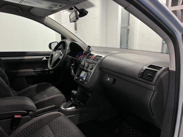 2010 Volkswagen Touran I Рестайлинг, серебристый - вид 11