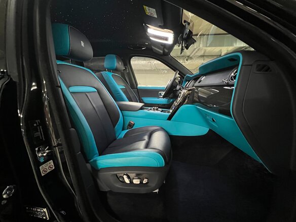 2020 Rolls-Royce Cullinan Black Badge I (Series I), чёрный, 39950000 рублей - вид 12