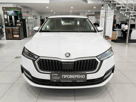 2021 Skoda Octavia IV (A8), белый, 1680000 рублей, вид 2